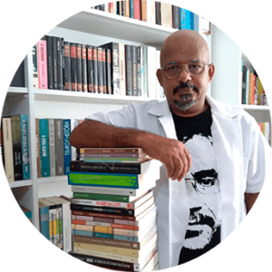 Professor Roberto Lira